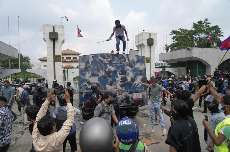 Unge protesterer globalt for endring