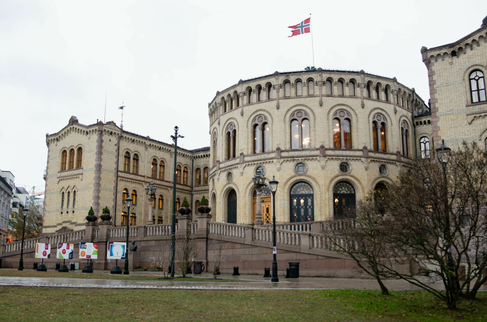 Hvorfor lukker Stortinget dørene?