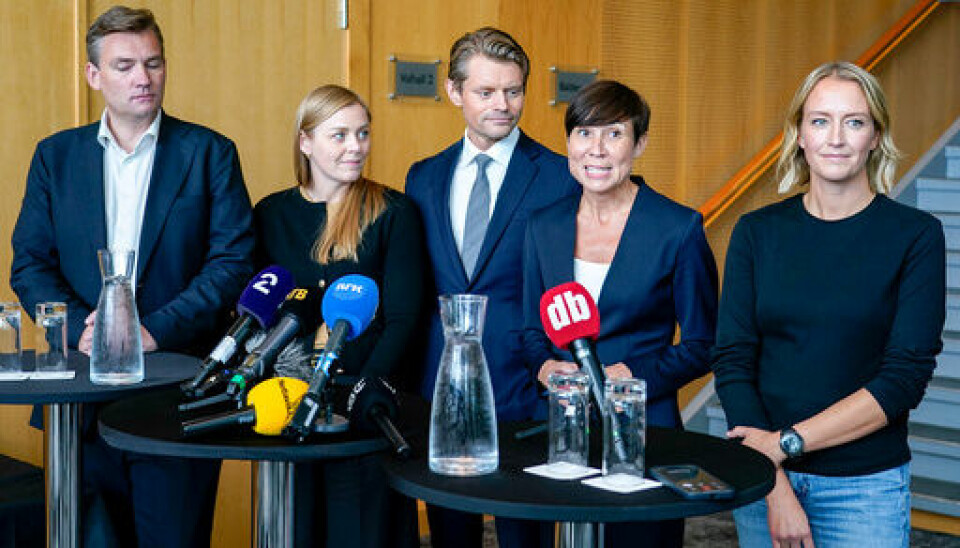 NY LEDER: Partiet høyre leter etter en ny partileder. Bildet viser medlemmer avg partiet Høyre: Henrik Asheim, Tina Bru, Peter Frølich, Ine Eriksen Søreide og Sandra Bruflot. Foto: 
Gorm Kallestad / NTB