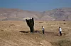 Bilde av iransk missil som har landet i Israel. Foto: AP Photo