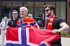 Bilde av statsminister Jonas Gahr Støre før VM-kamp mellom Norge og Irak i Boston.