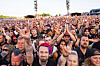 Bildet viser folk på Tons of Rock. Foto: Fredrik Varfjell / NTB