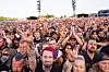 Bildet viser folk på Tons of Rock. Foto: Fredrik Varfjell / NTB