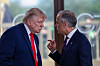 Bildet viser USAs president Donald Trumo og Canadas statsminister Mark Carney. Foto: Evelyn Hockstein / AP / NTB