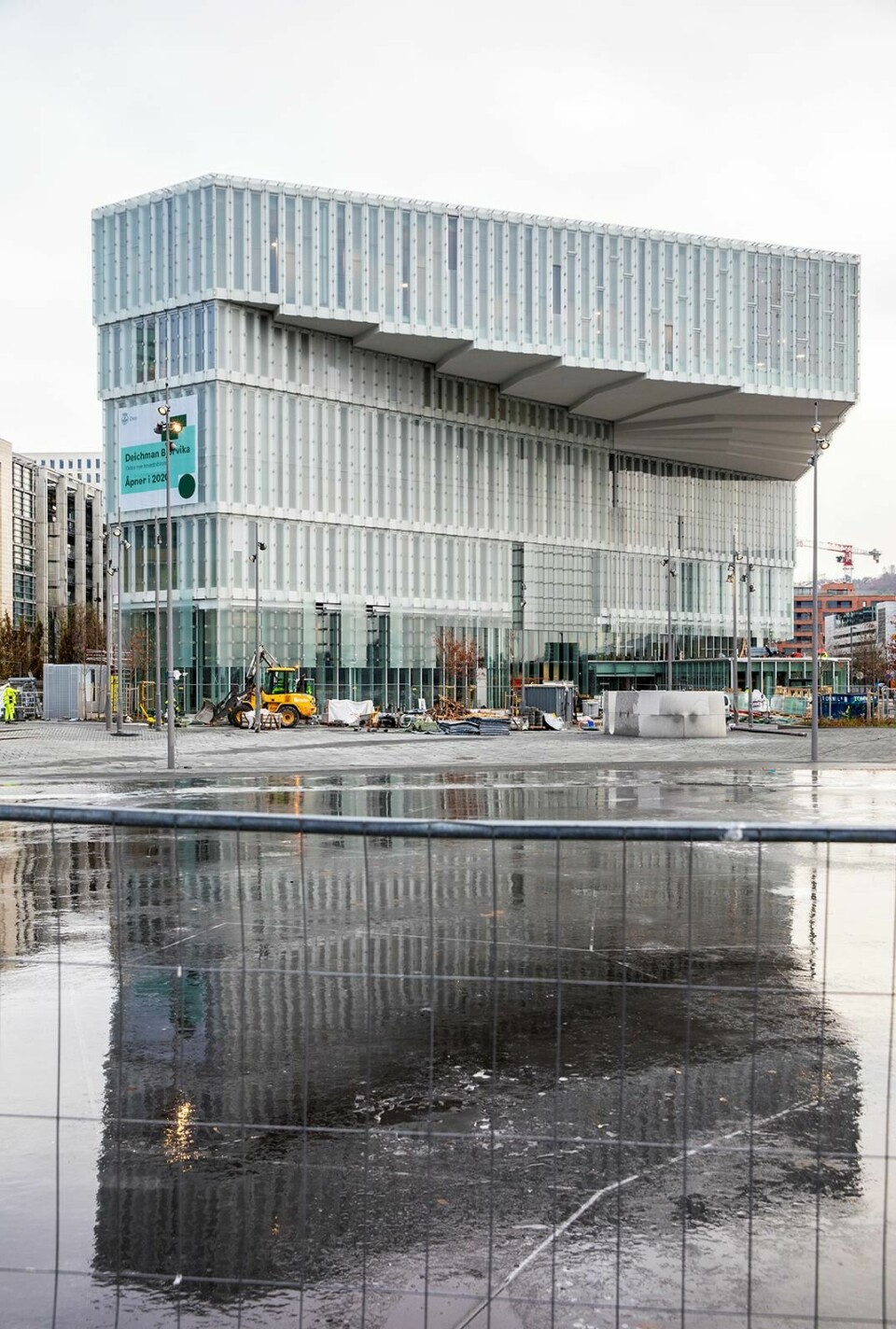 ÅPNER: Deichman bibliotek i Oslo åpner 28. mars. Da blir det fest i to dager. Bildet viser nye Deichman bibliotek i Oslo fra utsiden. Det åpner 28. mars. Da blir det fest i to dager.