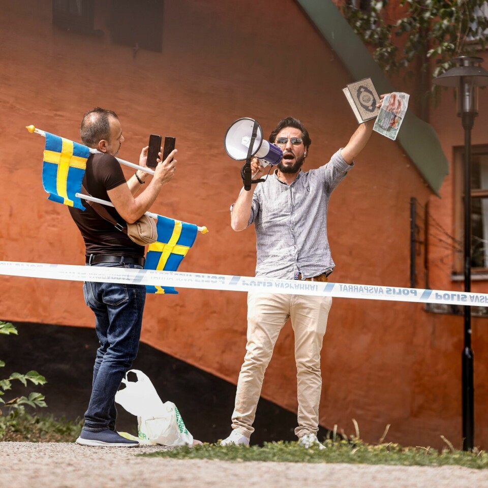 ISLAM: – Vi vil brenne Koranen, sa Salwan Momika, som søkte om tillatelse til koranbrenningen onsdag. – Vi vil brenne Koranen, sier Salwan Momika, som søkte om tillatelse til koranbrenningen onsdag. Foto: Stefan Jerrevång / TT / NTB
