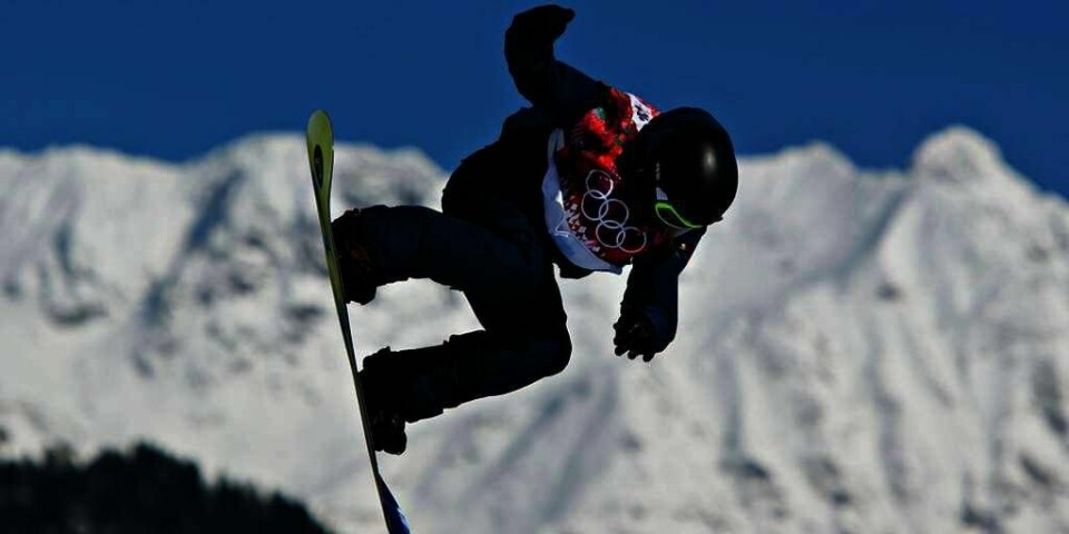 FALT: Kjersti Buaas fra det norske snowboard-laget falt hardt i kvalifiseringen. Hun har ikke skadet seg alvorlig.