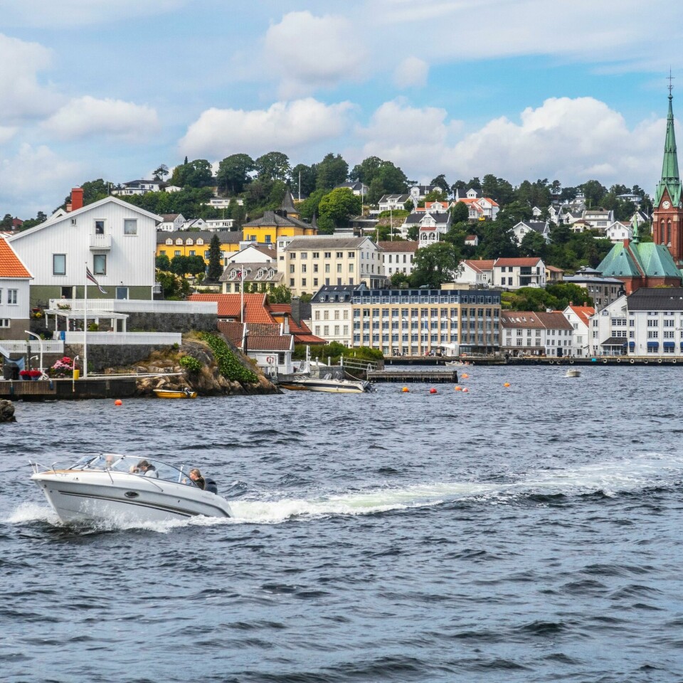 BÅT: Politibåtene i Agder har hatt over 700 kontroller av fritidsbåter så langt i sommer. 28 båtførere ble tatt med for mye i promille. Dette bildet er tatt i Arendal ved en tidligere anledning.