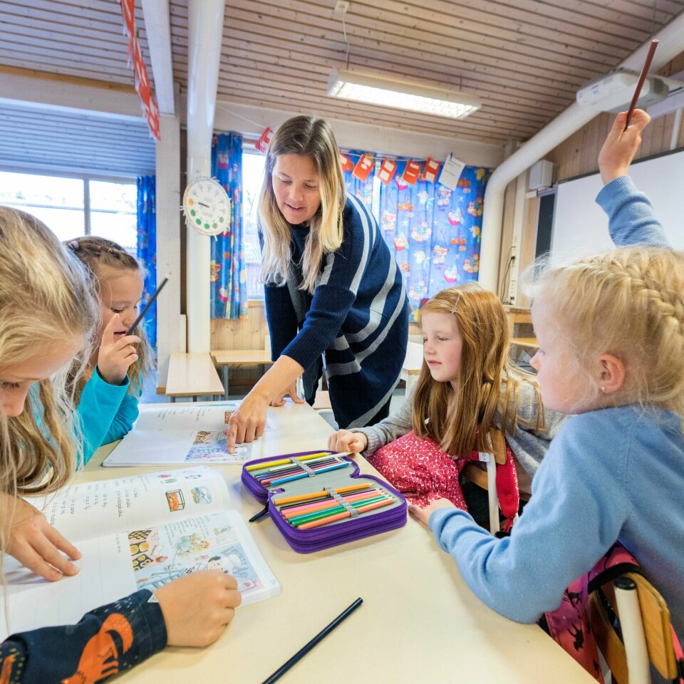 UTDANNING: Antallet som får tilbud om å begynne på en lærerutdanning, har gått ned over 30 prosent på tre år. I dag er det lærerspesialister innenfor blant annet realfag, norsk lese- og skriveopplæring, yrkesfag, begynneropplæring for 1.-4. trinn og fremmedspråk. Illustrasjonsfoto: Gorm Kallestad / NTB