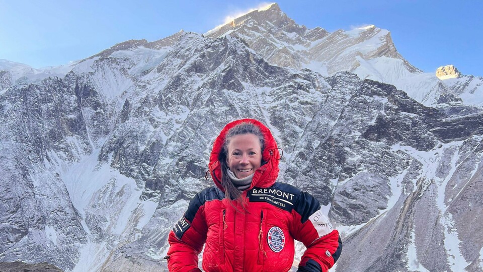 EVENTYR: Kristin Harila har tatt verdensrekord. Bildet viser da Harila besteg fjellet Annapurna i Nepal. Torsdag morgen besteg Kristin Harila Annapurna-fjellet i Nepal. Her er hun avbildet på base camp. Foto: 8kexpedition / Infinitiv / NTB