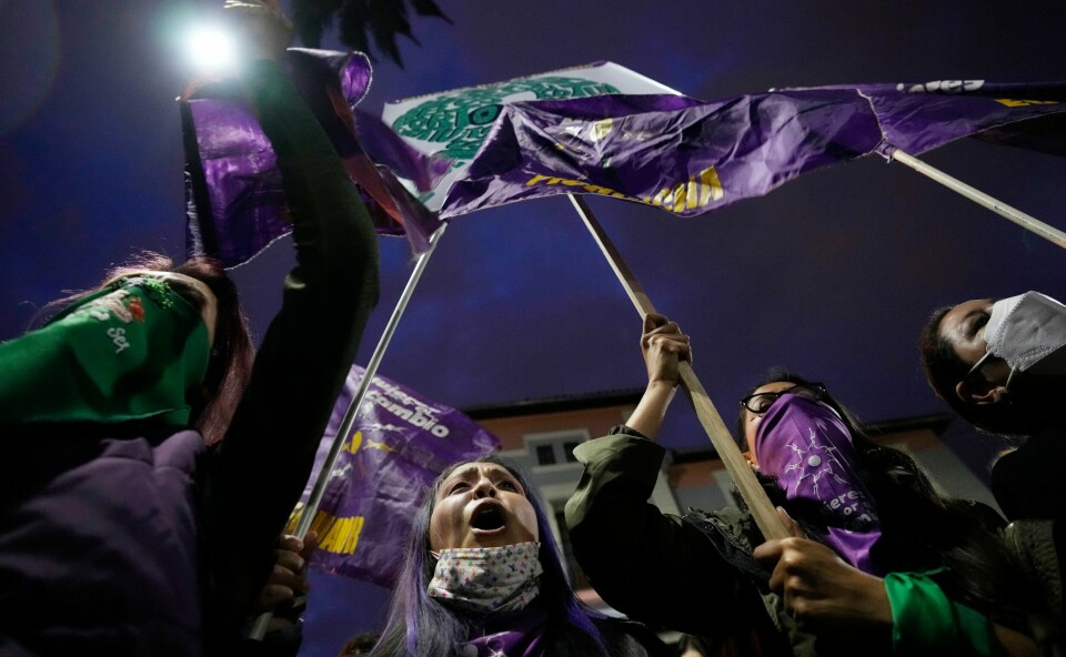 DEMONSTRERER: Kvinner demonstrerer på verdensdagen for trygg og lovlig abort i Quito i Ecuador. Kvinner demonstrerer på verdensdagen for trygg og lovlig abort i Quito i Ecuador. Foto: Dolores Ochoa / AP / NTB