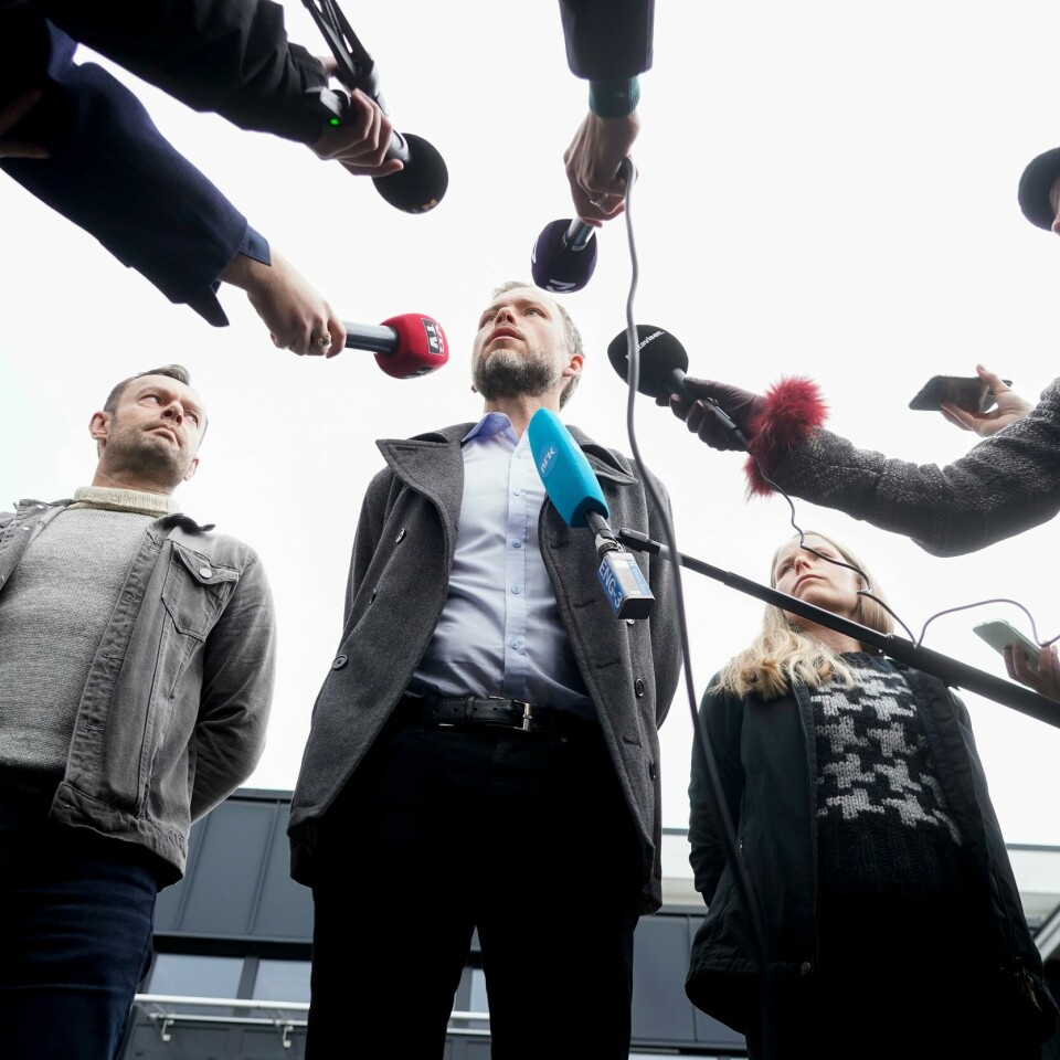 BRYTER: Onsdag ble samtalene om den nye regjeringen avsluttet. Audun Lysbakken og Sosialistisk Venstreparti vil ikke være med. SV-leder Audun Lysbakken holder en pressekonferanse etter at det har blitt brudd i sonderingene mellom SV, Ap og Sp om mulig regjeringssamarbeid på Hurdalsjøen hotell onsdag. Foto: Terje Pedersen / NTB
