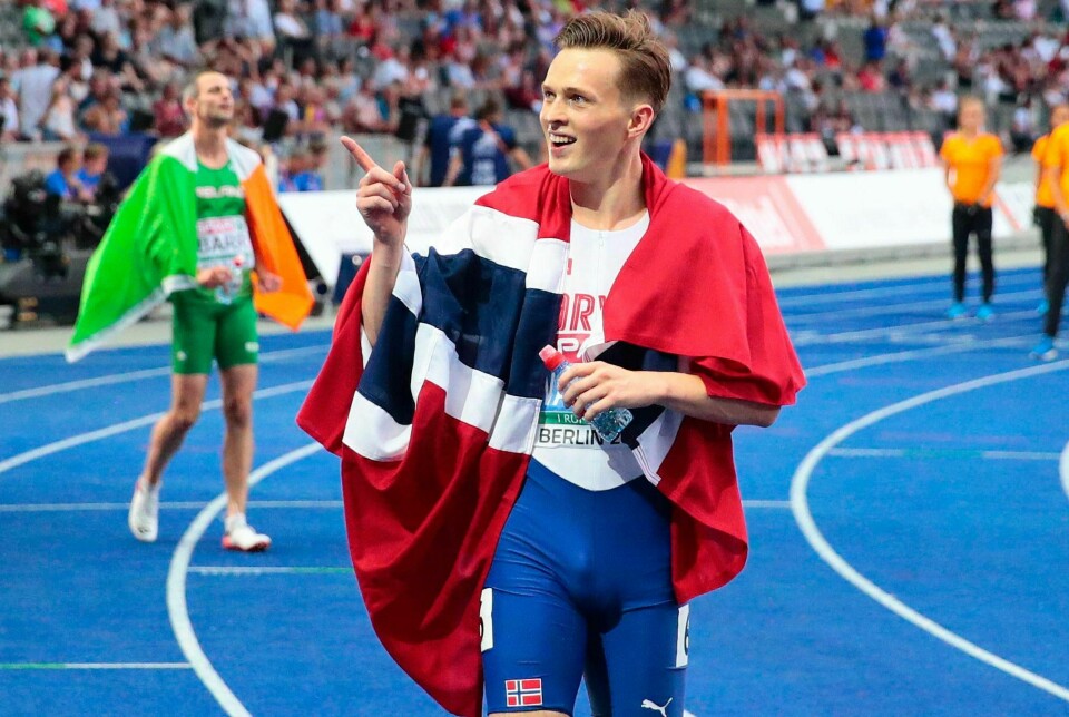 GULL: Hekkeløper Karsten Warholm vant gull i EM. Han løp 400 meter hekk torsdag.