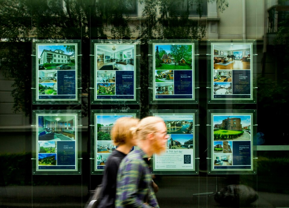 BOLIGLÅN: Mange har høye boliglån. De vil merke det godt når renta øker.
