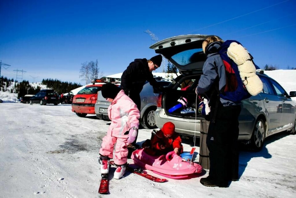 PAKKE: Det er viktig å kjøre forsiktig og pakke riktig. Da kan du kjøre trygt til fjellet i påsken.