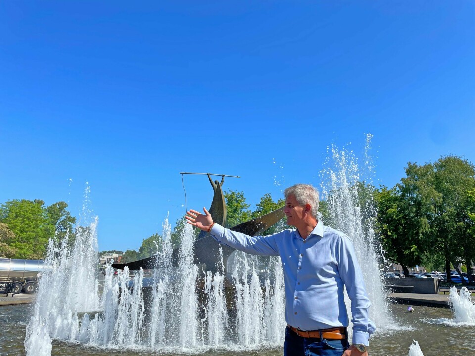 SANDEFJORD: Ordfører Bjørn Ole Gleditsch foran Hvalfangs-monumentet i Sandefjord. Bjørn Ole Gleditsch