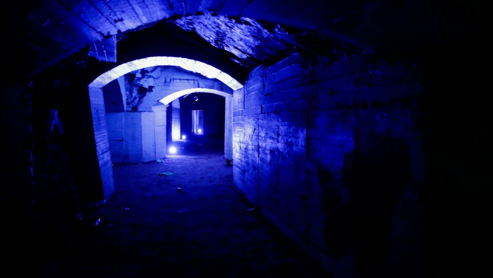 FEST: Noen arrangerte en ulovlig fest i en bunker i Oslo. Bildet viser innsiden av festbunkeren.