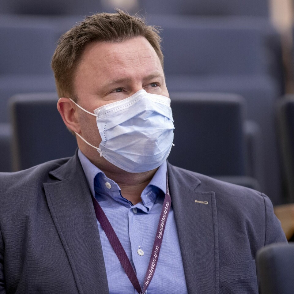 MUNNBIND: Vi brukte alle munnbind under pandemien. Nå må noen av oss gjøre det igjen. For noen kan det være lurt å ta fram munnbindet igjen, mener Espen Nakstad.Foto: Javad Parsa / NTB