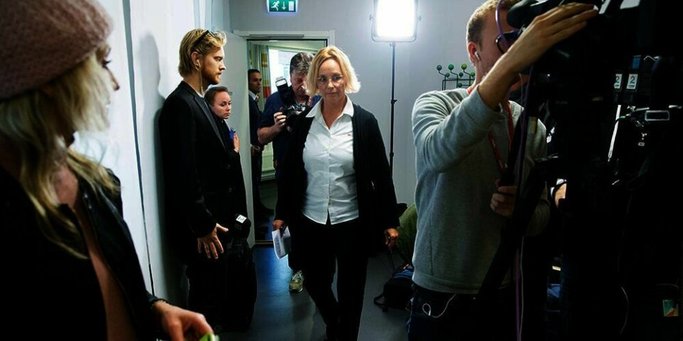 INFORMERTE: Politiadvokat Signe Aalling fra Politiets sikkerhetstjeneste møtte journalister og fotografer torsdag. Hun forklarte hva PST har gjort i saken om mulla Krekar. Tre personer ble pågrepet natt til torsdag. En av dem var Krekar.