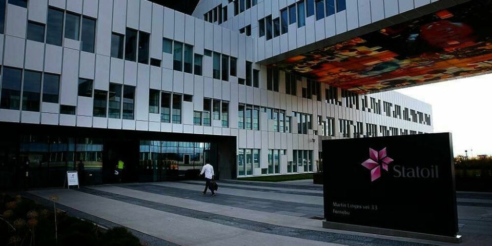 STATOIL: Oljeselskapet Statoil skal ha færre folk som jobber der. De må kutte inntil 1.500 jobber. Nå får alle i Statoil tilbud om å søke om sluttpakke.