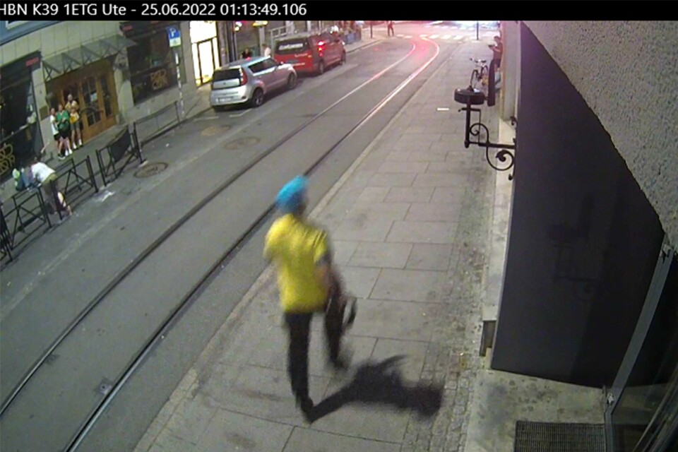 OSLO: Dette bildet er fra natta terroren skjedde. Det viser Zaniar Matapour. 12. mars starter rettssaken mot ham. Zaniar Matapour (44) drog fram to våpen frå ein bagg og fyrte av til saman 19 skot i Oslo sentrum 25. juli for halvtanna år sidan. To personar vart drepne og ni andre fekk skotskadar. Foto: Politiet / NTB / NPK