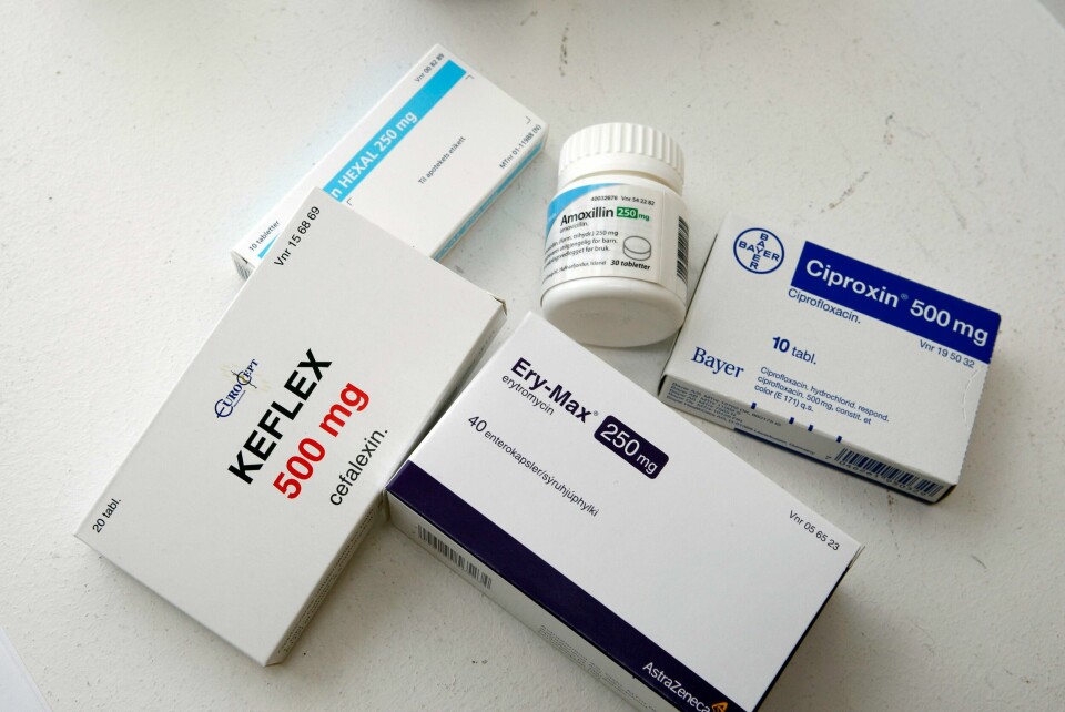 MEDISIN: Dette er tabletter som har antibiotika i seg. Det var pandemien som førte til at Norge kom i mål med målet om 30 prosent reduksjon i antibiotikabruk. Nå peker pilene oppover igjen. Foto: Gorm Kallestad / NTB