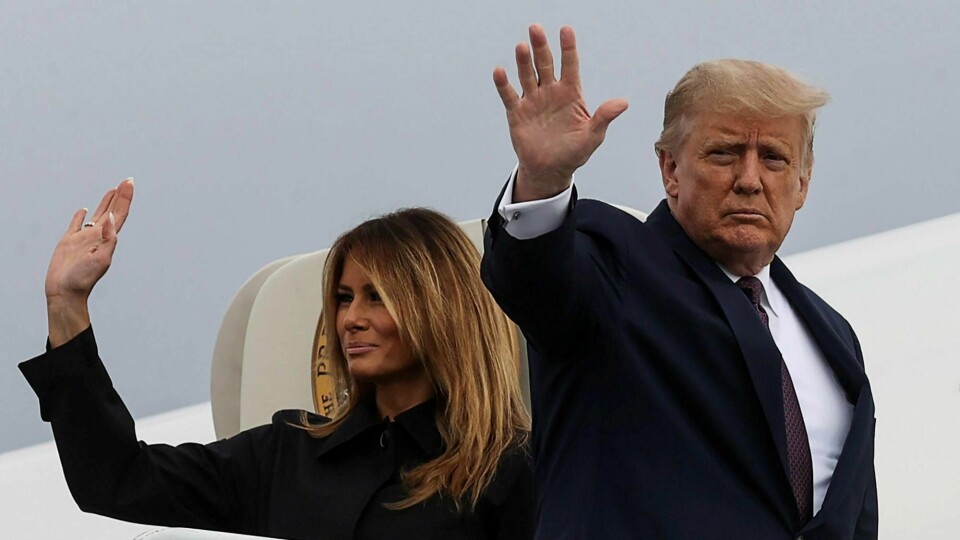 TESTET: President Donald Trump og kona Melania tok korona-test. Begge testet positivt.