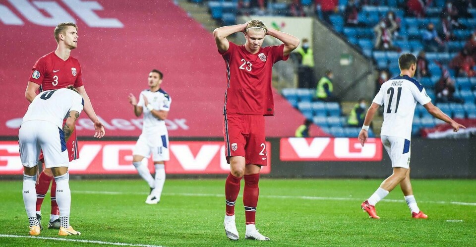 SKUFFET: Det norske landslaget i fotball for herrer tapte kampen mot Serbia. Flere spillere var skuffet.