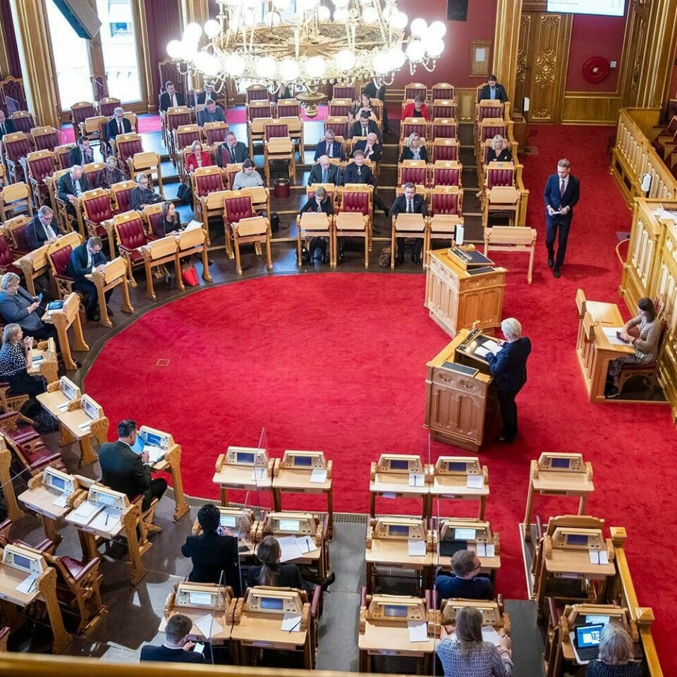 ANGREP: Noen brøt seg inn i datanettverket på Stortinget. Flere e-postkontoer til politikere var berørt. Nå skylder norske myndigheter på Russland.