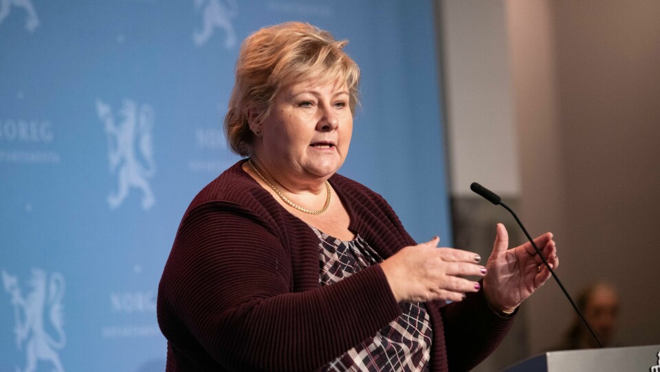 SMITTE: Regjeringen og statsminister Erna Solberg vil bremse smitten av korona. Det fører til strengere regler og anbefalinger.
