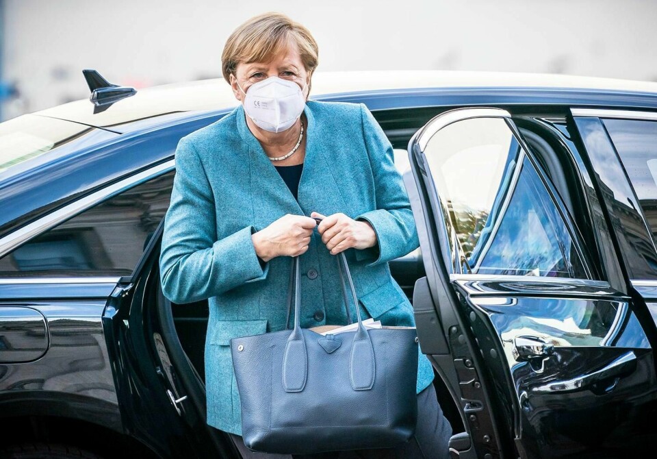 STENGER: Statsminister Angela Merkel i Tyskland vil stenge samfunnet delvis. Hensikten er å hindre smitte.
