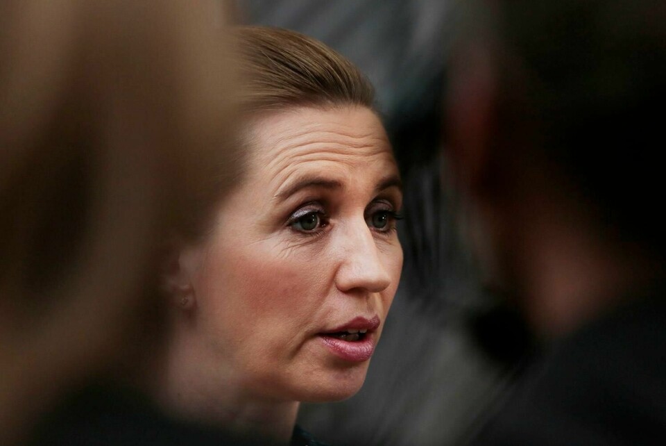 STENGER: Danmark stenger helt ned fra 25. desember. Da får bare apotek og matbutikker være åpne. Alt annet må holde stengt til minst 3. januar.