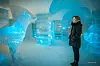 HOTELL: Sorrisniva Hotell består av is og snø. Hotellet er dekorert med skulpturer og kunst laget av is.