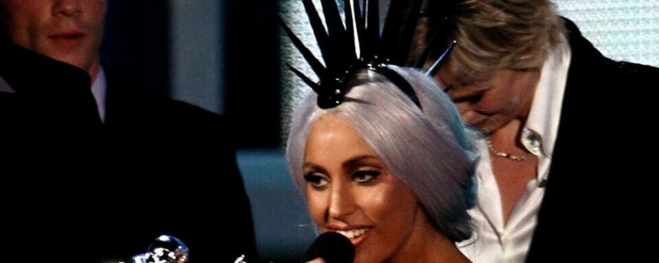 SPISS KRONE:  Lady Gaga får alltid mye oppmerksomhet for antrekkene sine.
