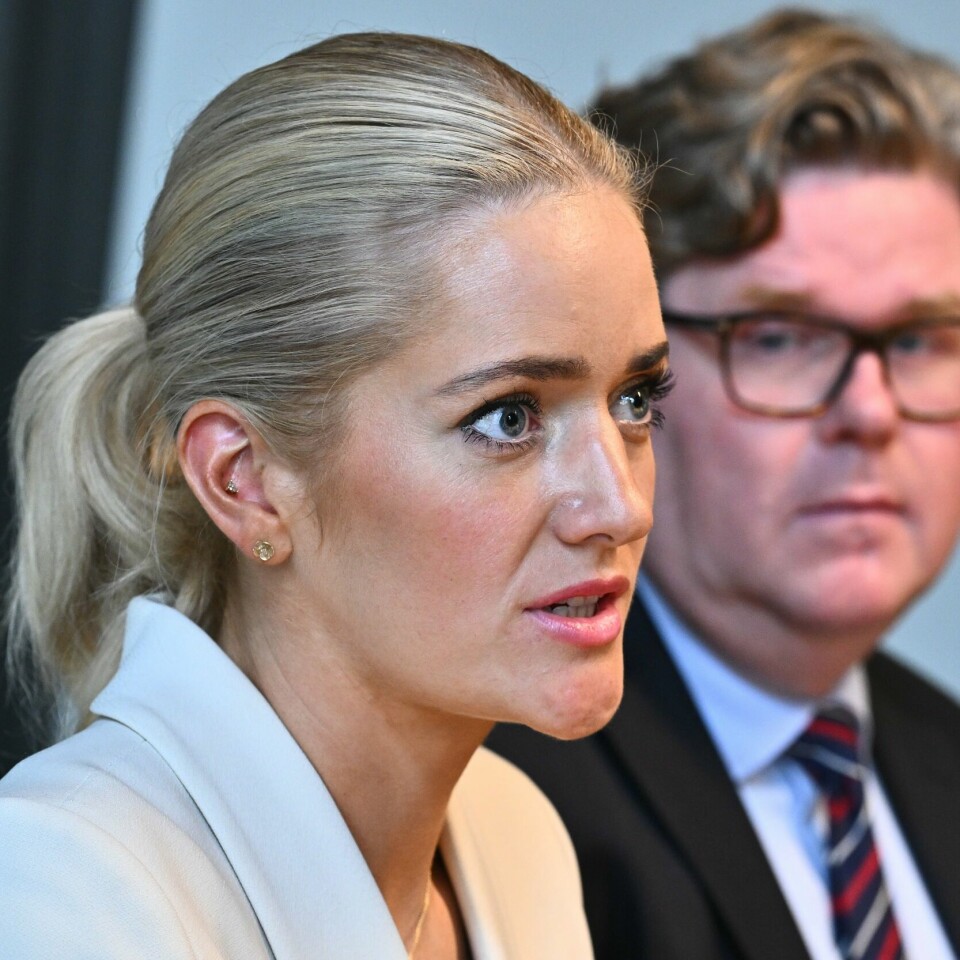 MINISTER: Emilie Enger Mehl er justisminister i Norge. Justisminister Emilie Enger Mehl (Sp) i Sverige sammen med svenskenes justisminister Gunnar Strömmer tidligere i uka.Foto: Claudio Bresciani/TT / NTB