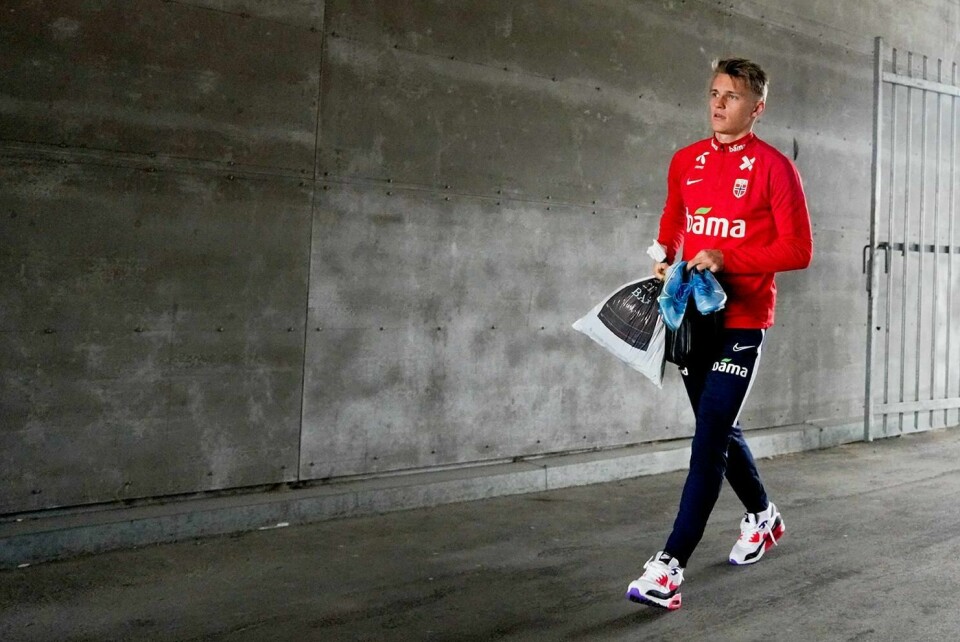 KAMPKLAR: Martin Ødegaard spiller for Norge i kampen mot Spania lørdag. Da møter han flere lagkamerater på motsatt side av fotballbanen.