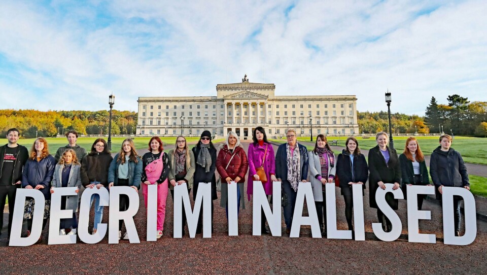 ENDRING: Nord-Irland gjør abort og likekjønnet ekteskap lovlig. På bildet er aktivister.