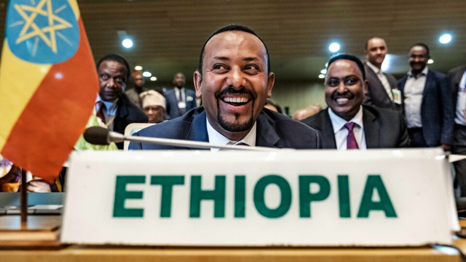 HYLLES: Abiy Ahmed får Nobels fredspris. Han blir hyllet.