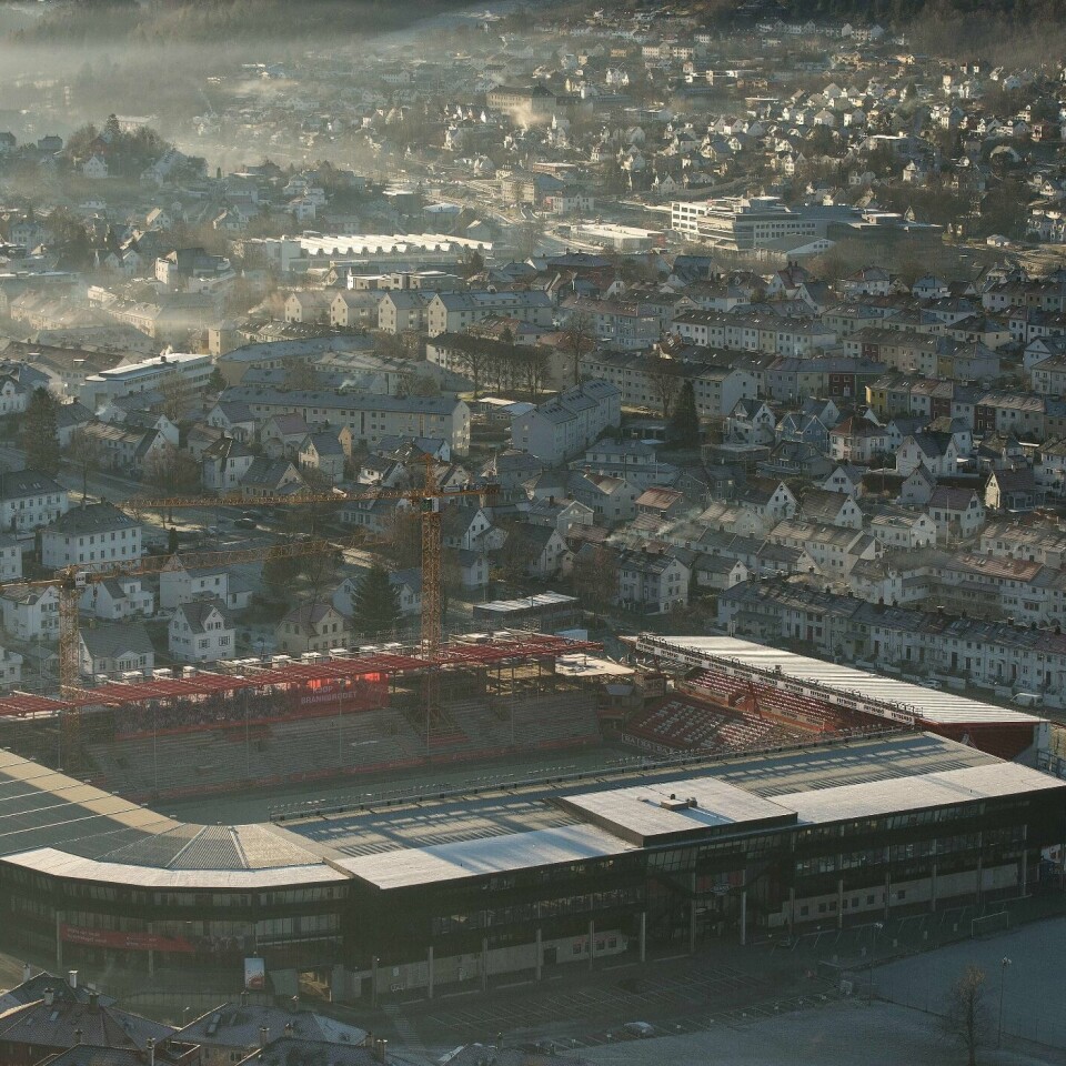 BERGEN: Lufta er forurenset i Bergen. Barn i en barnehage må være inne.