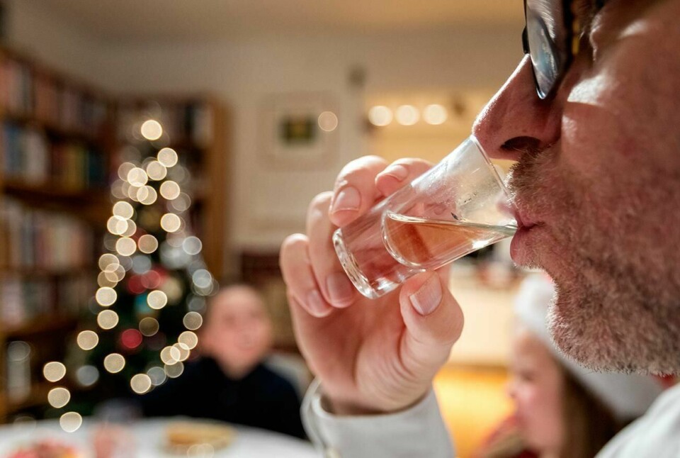 KRITIKK: Av-og-til mener en julekalender med spritflasker bryter med ansvaret til Vinmonopolet.