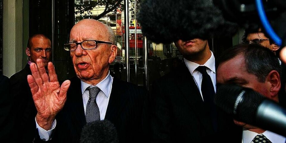 SVARER: Medie-eier Rupert Murdoch må svare på spørsmål fra britiske politikere. Det må også hans sønn James Murdoch og tidligere redaktør i avisa News of the World Rebekah Brooks. De er alle innblandet i skandalen med avlytting i britiske aviser.