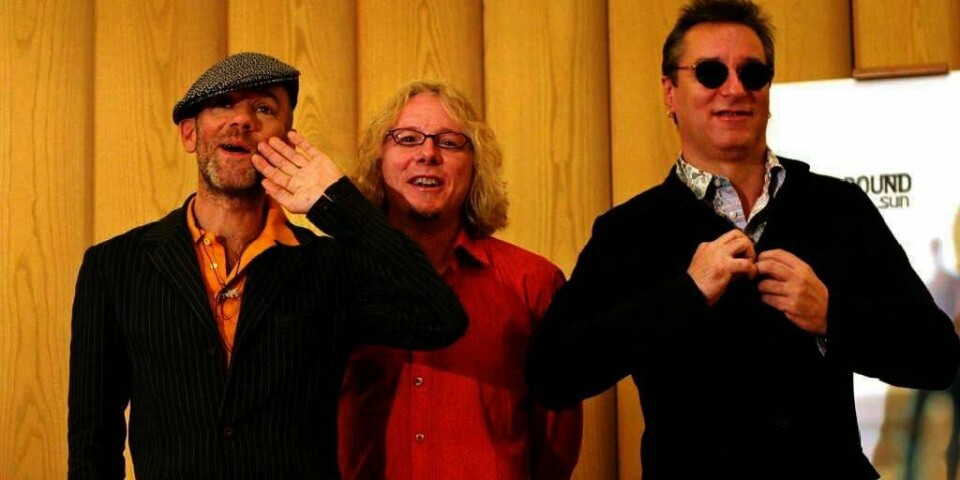SLUTT:  Michael Stipe (til venstre i bildet), Mike Mills (i midten) og Peter Buck (til høyre) har spilt sammen i over 30 år. Nå kommer et samle-album med tre nye sanger. Så er det slutt.