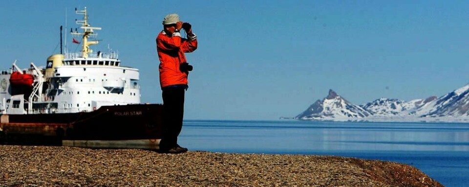 FARLIG: Hvert eneste år besøker mange tusen turister Norge og Svalbard. De vil oppleve naturen. Men det er ikke bare bra for miljøet.