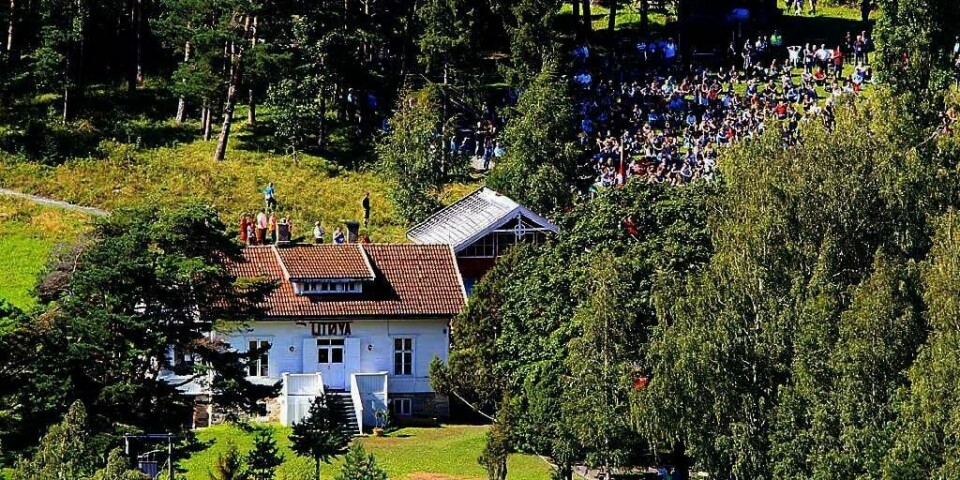 OFRE:  Familiene til de drepte og overlevende besøkte Utøya i august. Flere av ofrene for terroren mener de ikke får god nok hjelp.