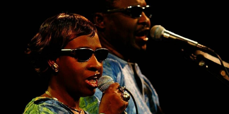 MØRKE:  Gruppa Amadou & Mariam skal holde konsert i mørke. De ønsker at publikum skal få oppleve musikken slik blinde gjør det.