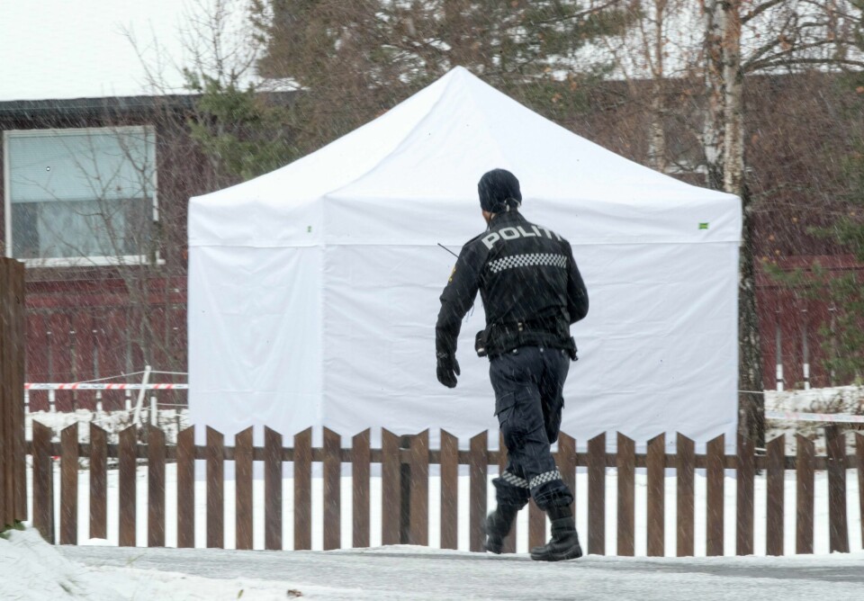 BARNEVERNET: En drapssiktet gutt blir tatt vare på av barnevernet. Bildet viser området der en 16 år gammel jente ble funnet drept på Vinstra.