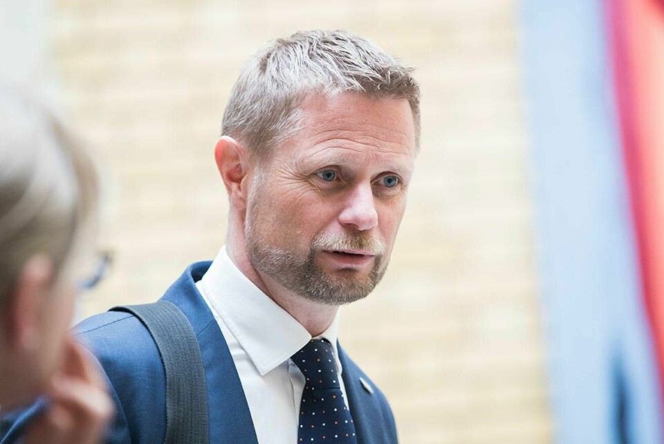 MISFORNØYD: Folk må vente lenger på hjelp fra helsevesenet. Det er helseminister Bent Høie ikke fornøyd med.