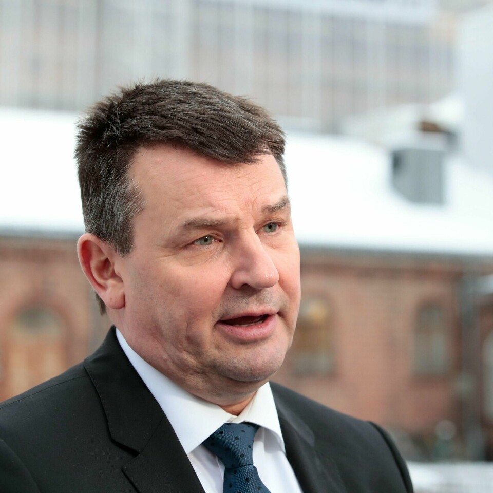TRUET: Justisminister Tor Mikkel Wara kaller truslene et angrep på demokratiet. Noen truet ham og familien.