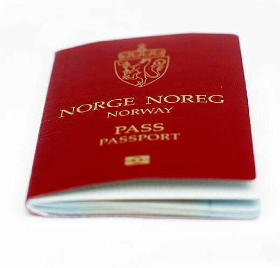 TO: Nå blir det mulig å ha et pass nummer to. Selv om du har norsk pass. Stortinget endrer loven om dobbelt statsborgerskap.