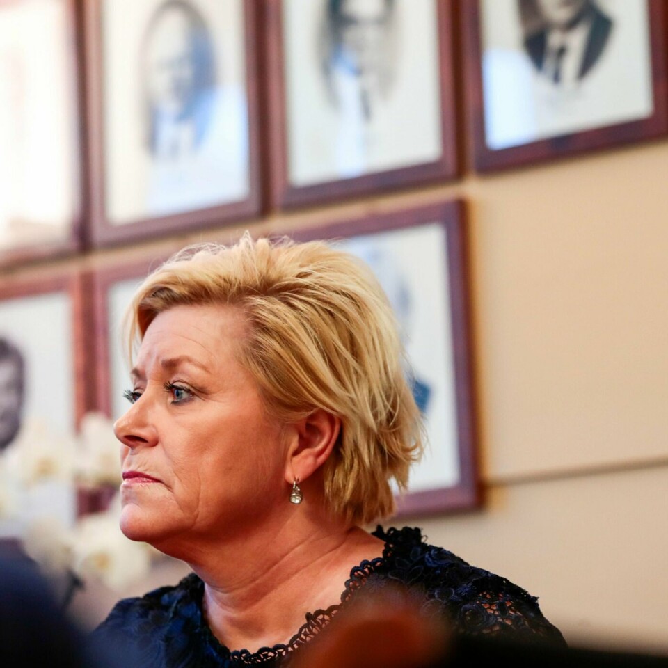 FORHANDLINGER: Regjeringen kan få med seg KrF på laget. Forhandlingene starter 2. januar. Siv Jensen i Frp sier nei til mer skatter og avgifter.